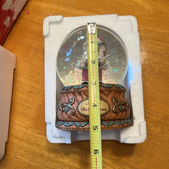 Precious Moments Musical Snow Globe. “Made with Love”. New in box - Picture 11 of 11